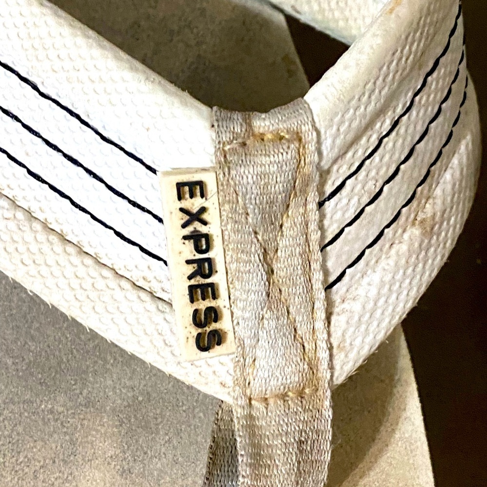 Express Flip Flops - Picture 3 of 5